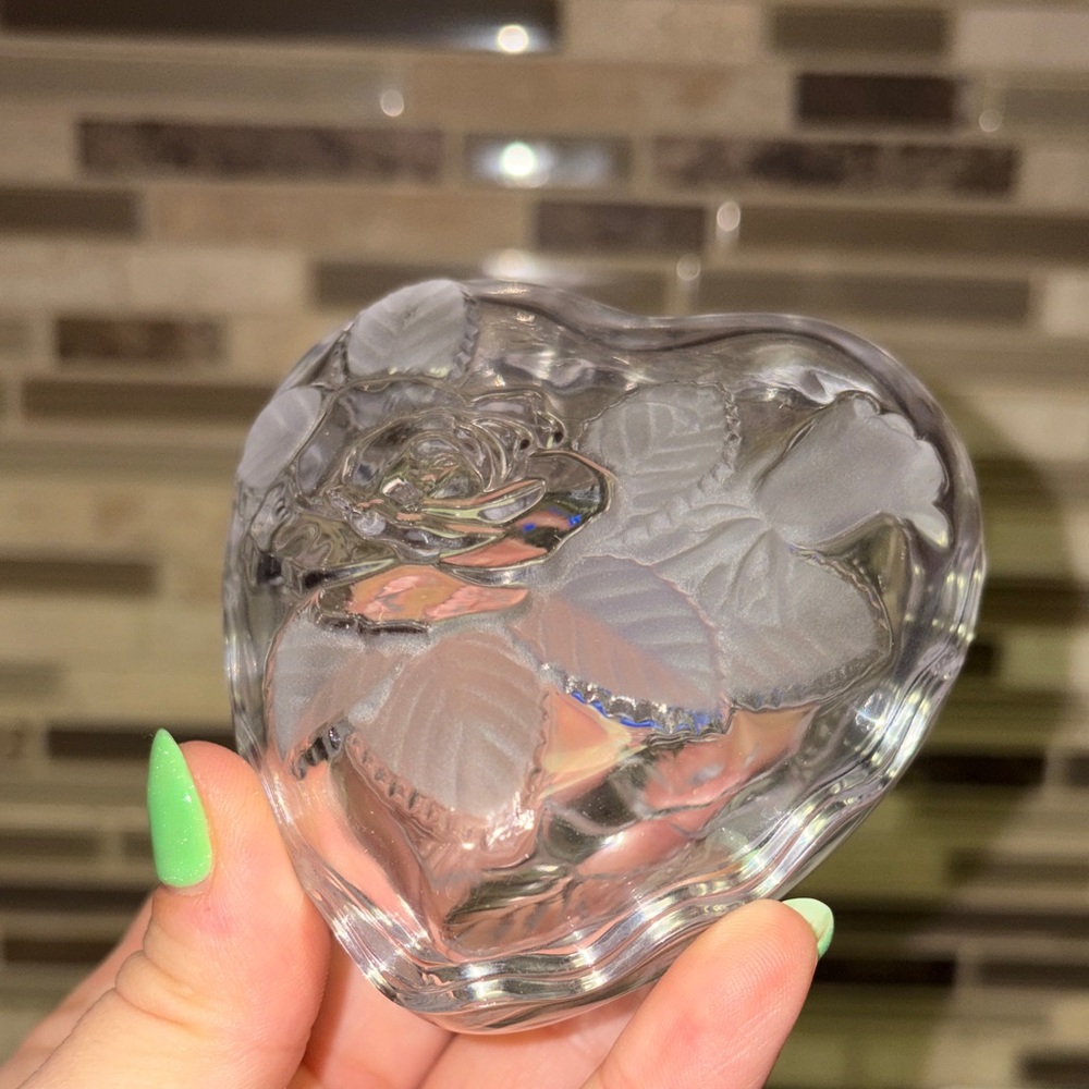 Mikasa Home Beautiful Heart Shaped Floral Crystal Lidded Trinket Box
